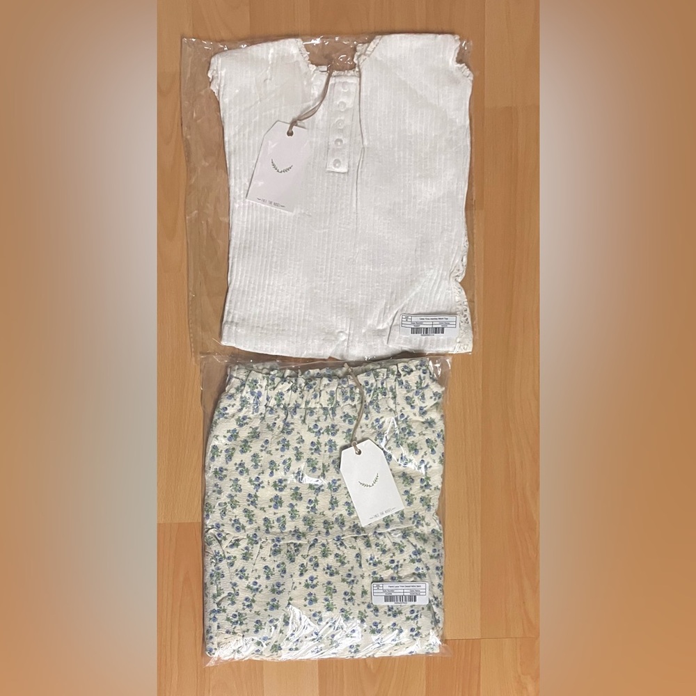 Endless Rose Set: Pastel Floral Lace Trim Mini
Skirt Off White Tank: Size M - Picture 9 of 15